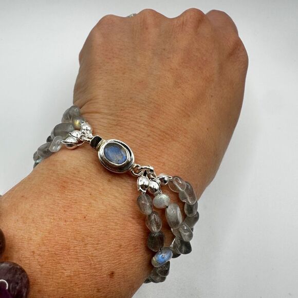 NWOT Labradorite and sterling silver, triple stranded bracelet! - Picture 4 of 10